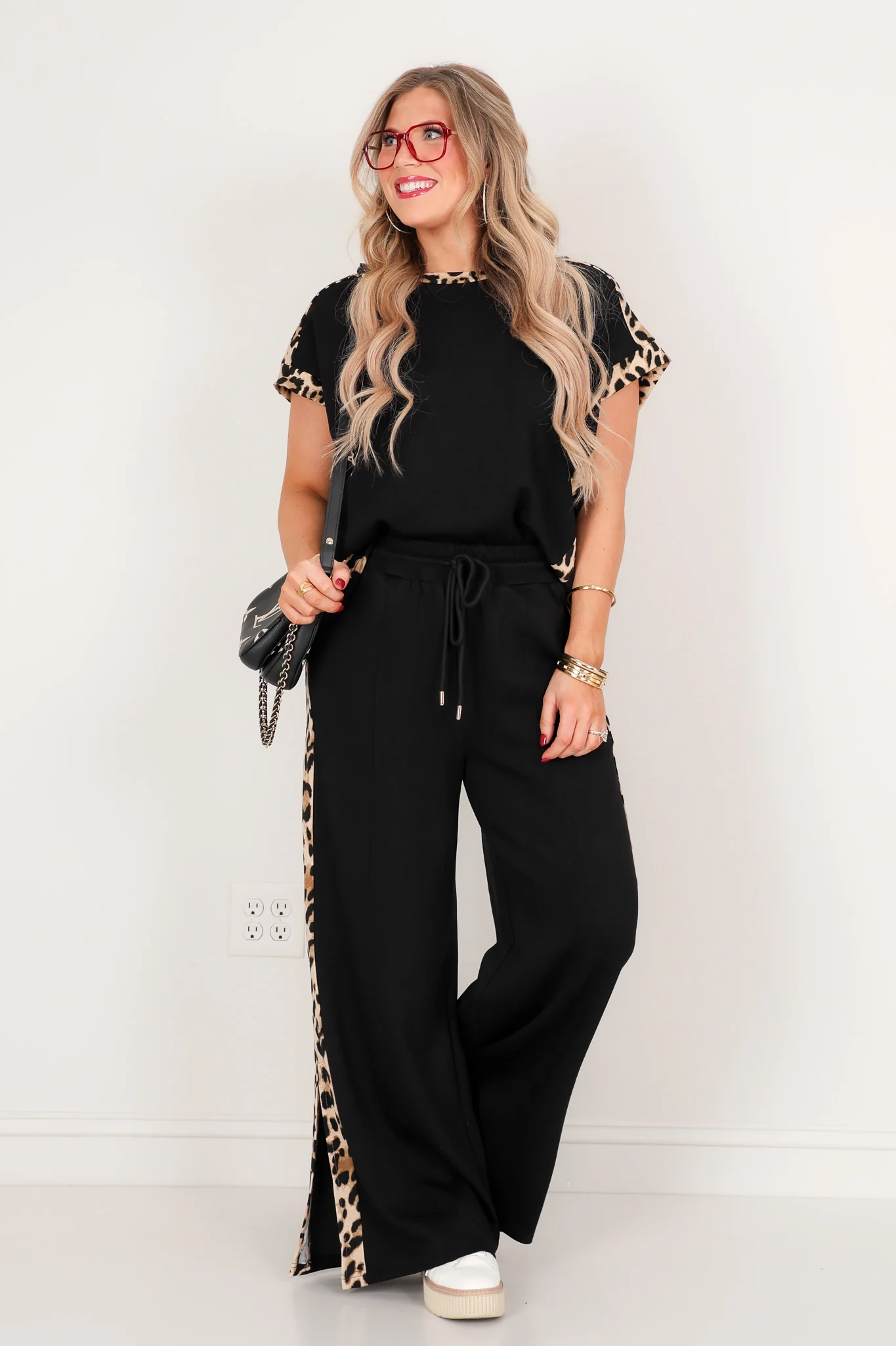 Have My Back Black Short Sleeve Top - Image 4