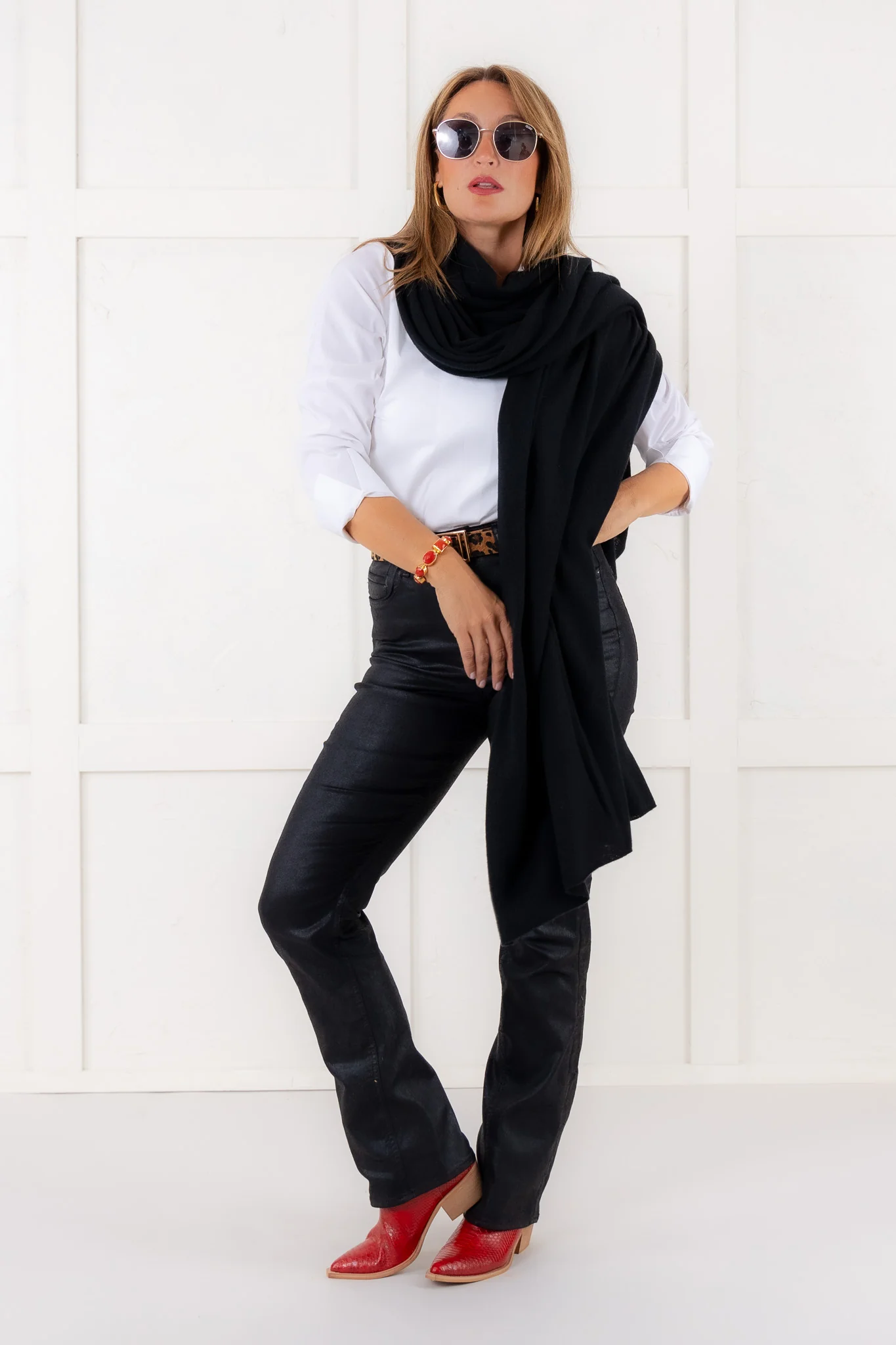 The Perfect Knit Cashmere Wrap - Black - Image 7