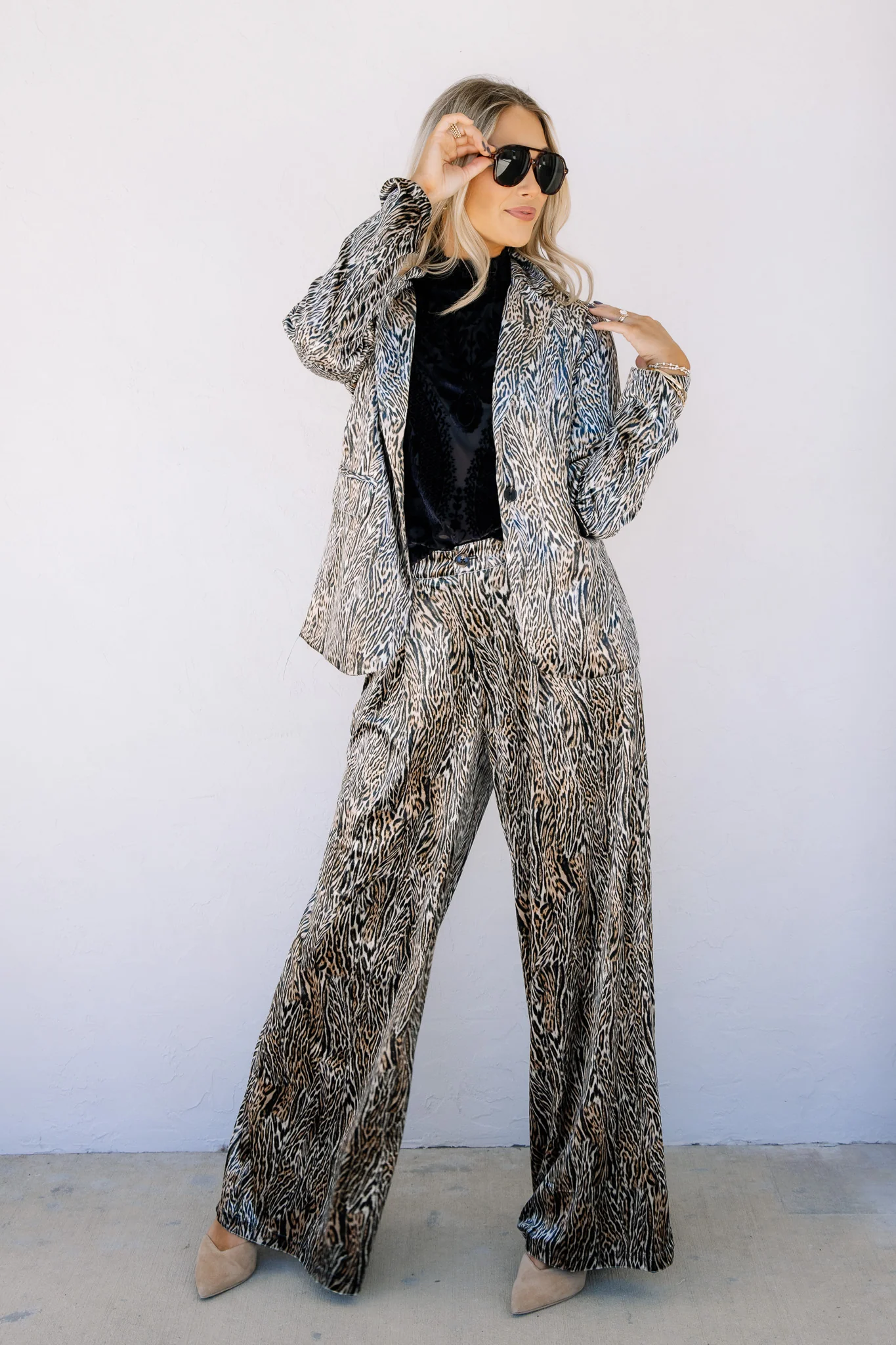 Molly Bracken Camel Cheetah Long Sleeve Blazer - Image 4