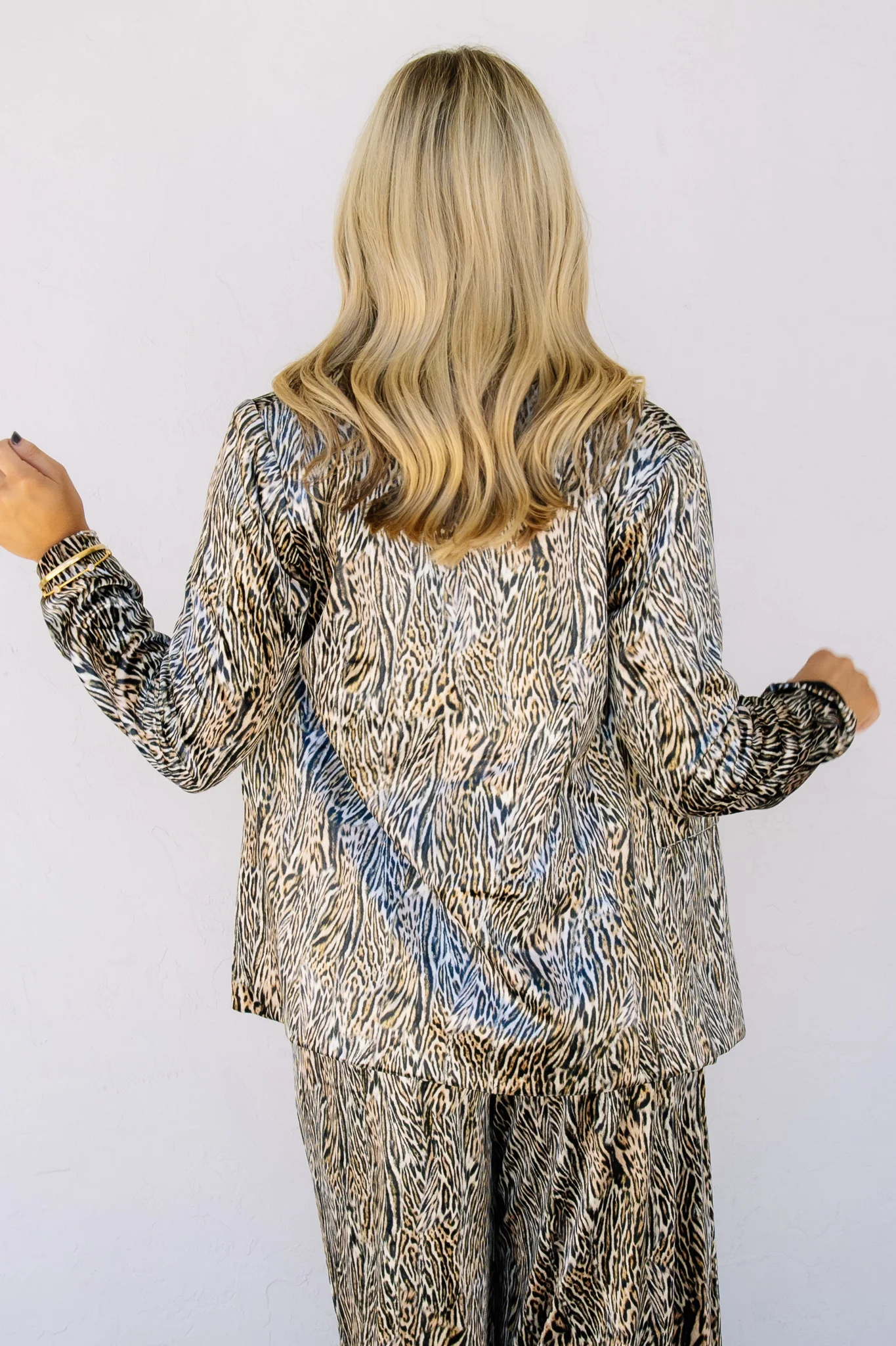 Molly Bracken Camel Cheetah Long Sleeve Blazer - Image 7