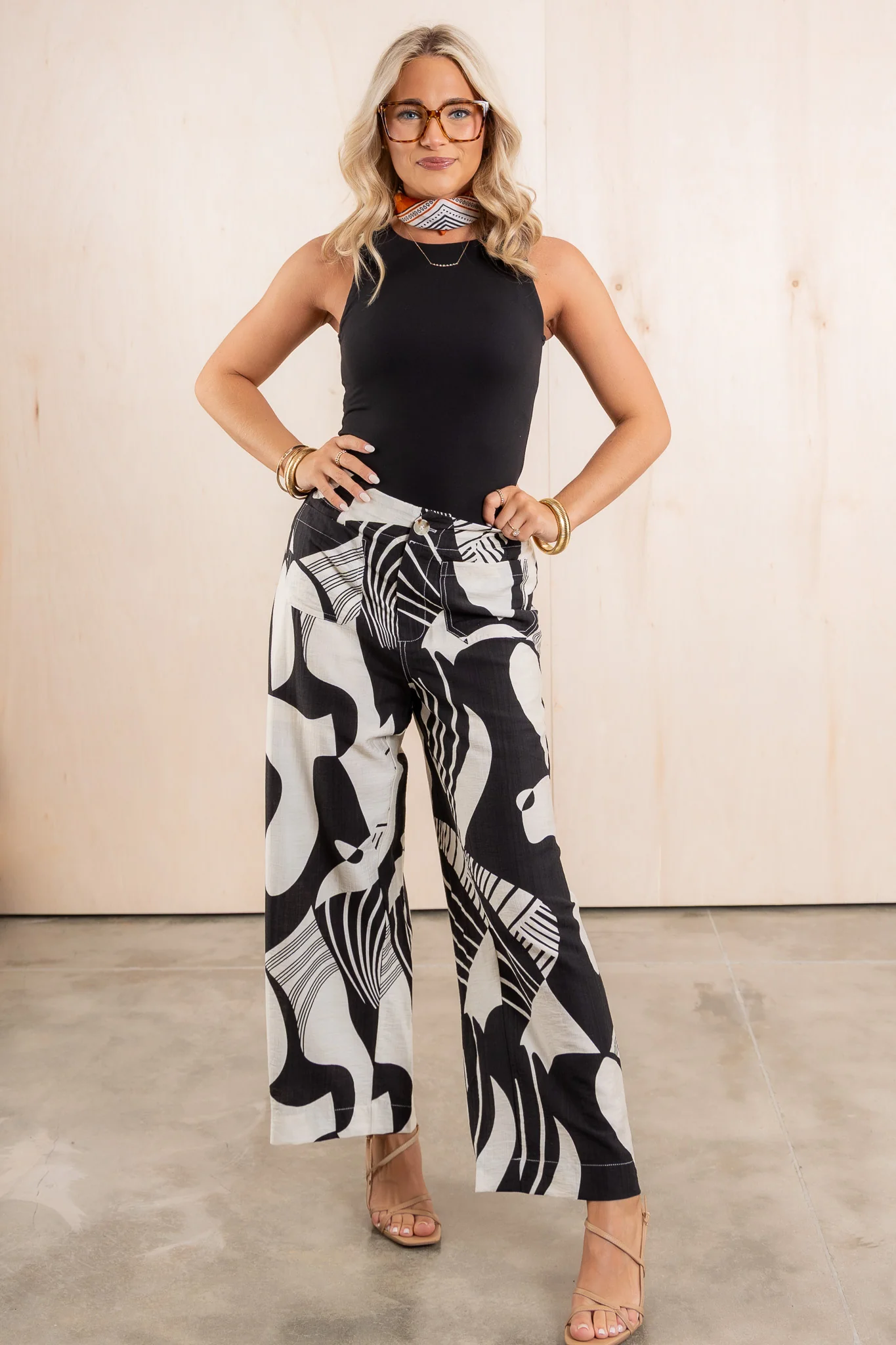 Kourtney Black Sleeveless Padded Sleeveless Bodysuit - Image 5