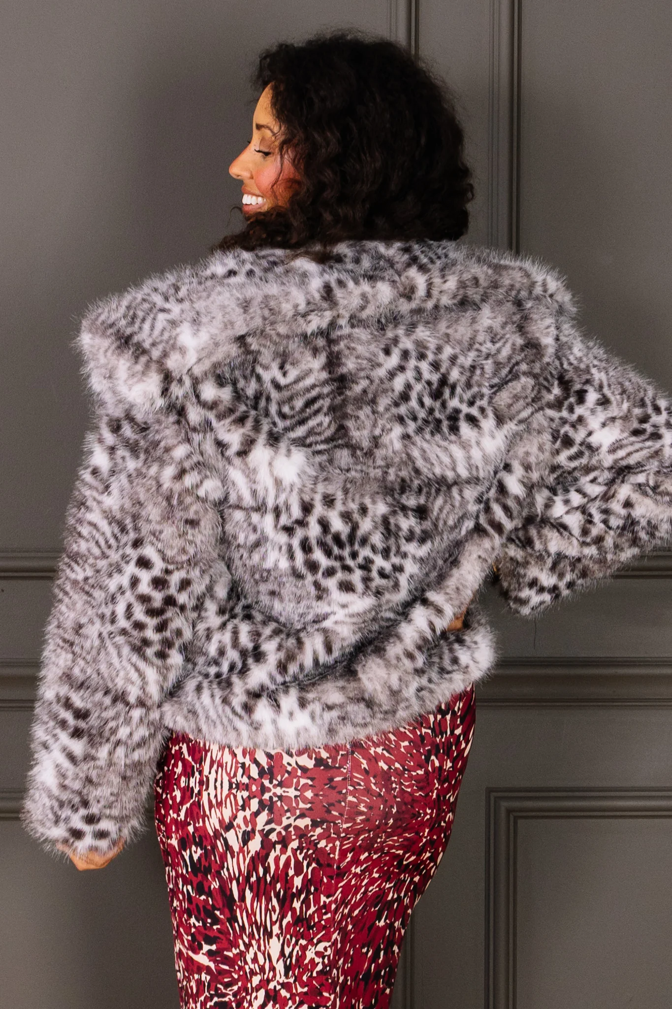 DOORBUSTER Molly Bracken Grey Faux Fur Coat - Image 4