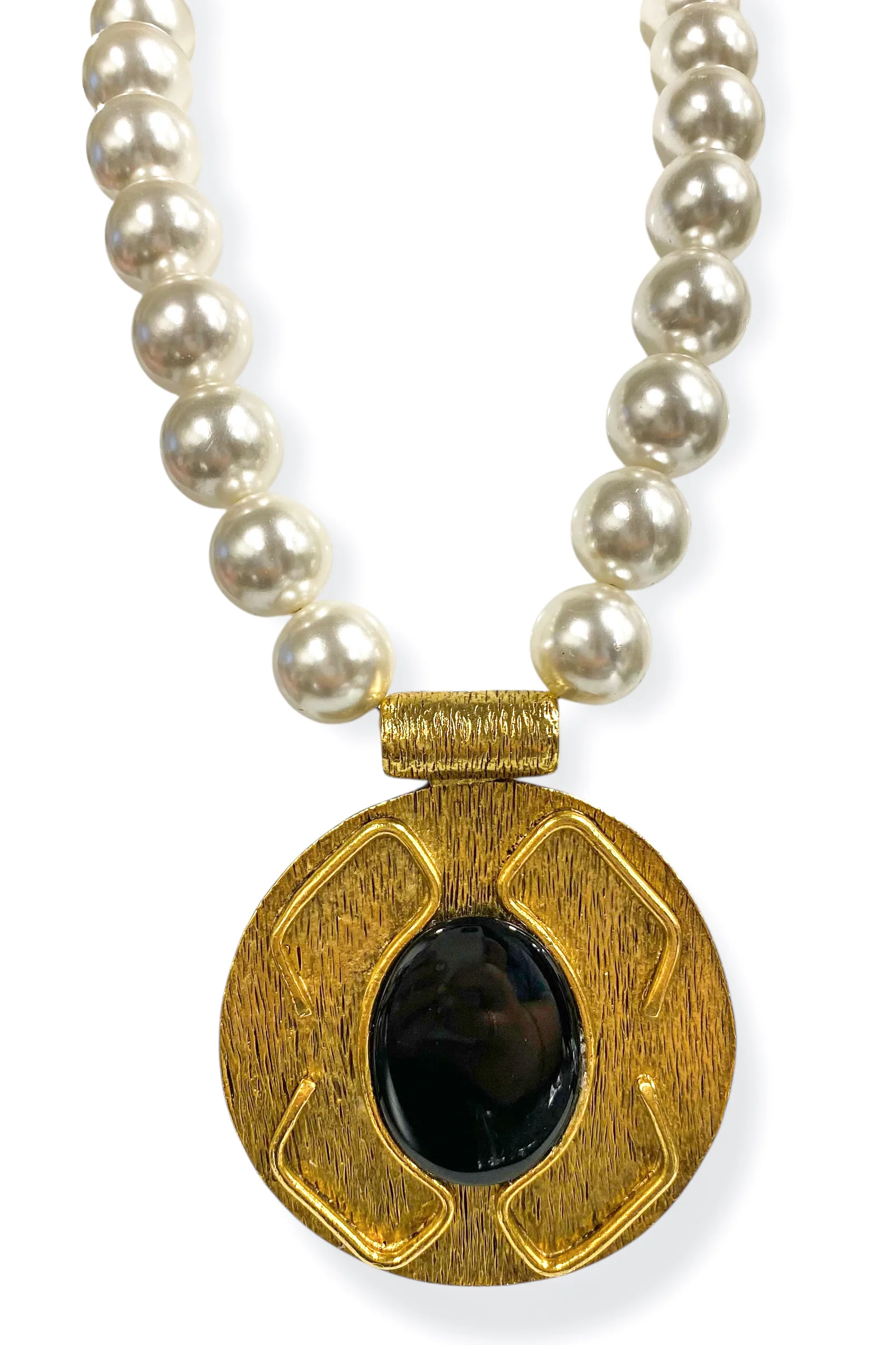 Yochi On The List Pendant Pearl Neckalce