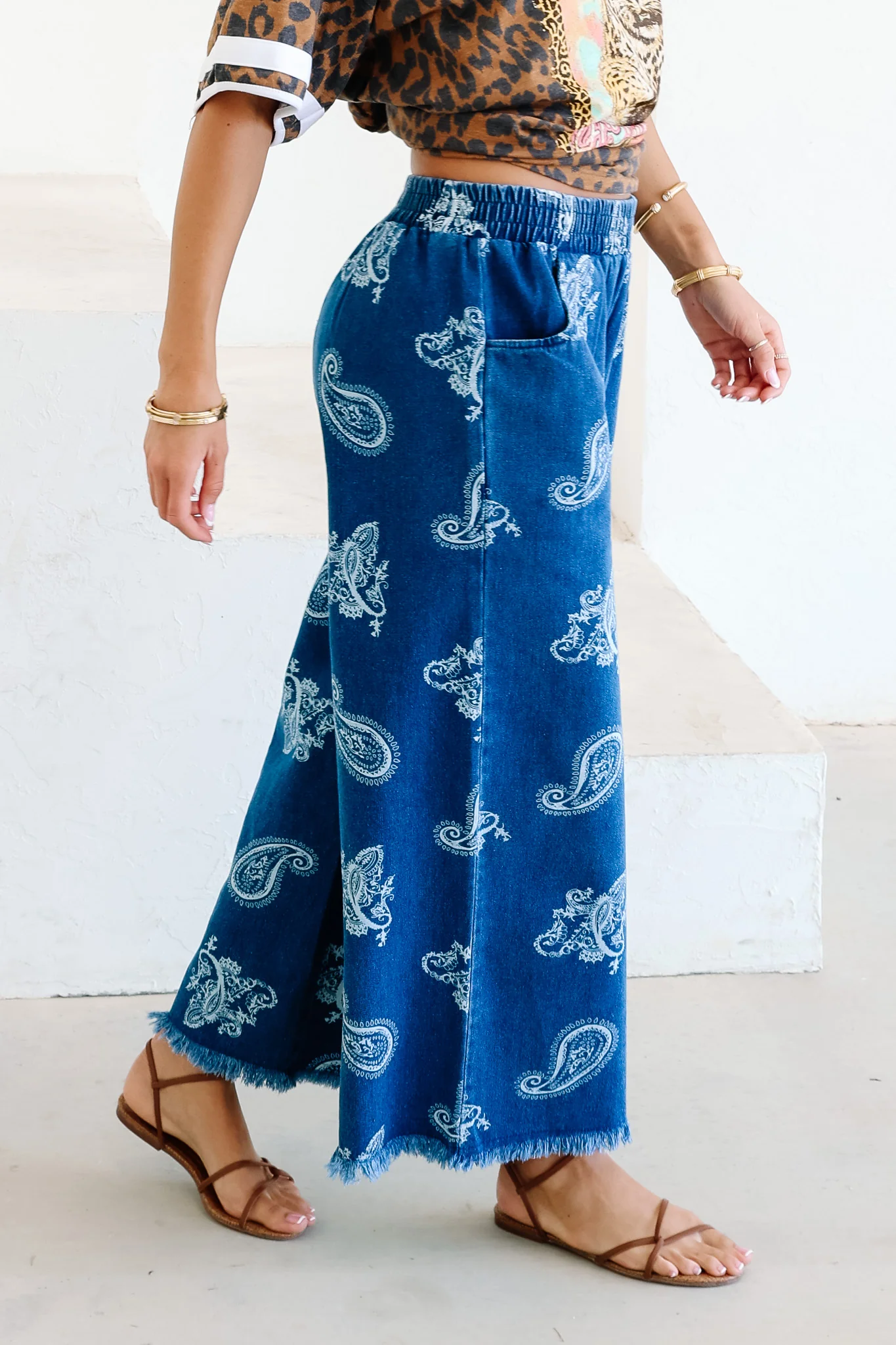 Come Closer Paisley Indigo Wide Leg Denim Pant - Image 6